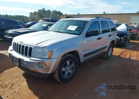2005 Jeep Grand Cherokee Laredo z USA, uszkodzony, nr VIN 1J4HS48N75C567441